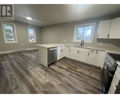 3 - 565 EMMA STREET 3 Beds Home, Multifamily, Triplex for Rent - Photo gallery 2