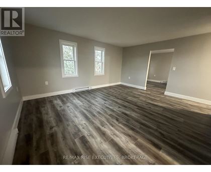 3 - 565 EMMA STREET 3 Beds Home, Multifamily, Triplex for Rent - Photo gallery 4
