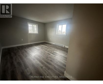 3 - 565 EMMA STREET 3 Beds Home, Multifamily, Triplex for Rent - Photo gallery 5