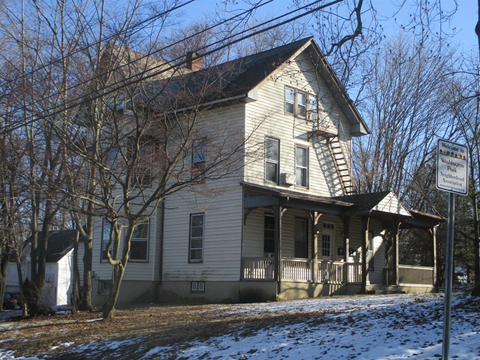 530 East Main Street Studio Apartment for Rent