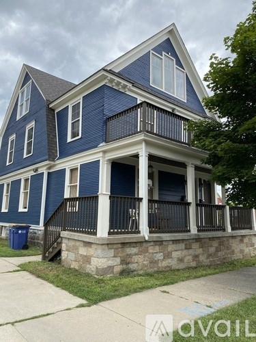 569 Jefferson Avenue Southeast 3 Beds Apartment for Rent