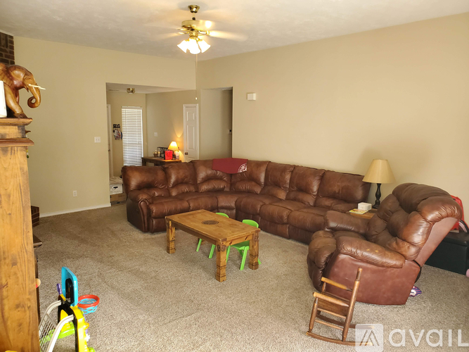 1522 Strasburg Cir 4 Beds Single Family Home for Rent - Photo gallery 3