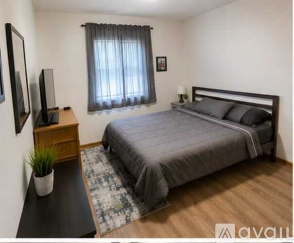 460 Echo Ln 2 Beds Apartment for Rent - Photo gallery 1