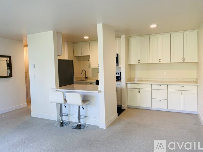 6201 Lake Washington Boulevard Northeast 1 Condo for Rent - Photo gallery 2