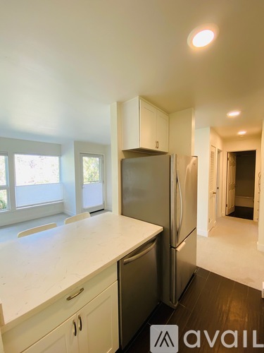 6201 Lake Washington Boulevard Northeast 1 Condo for Rent - Photo gallery 4
