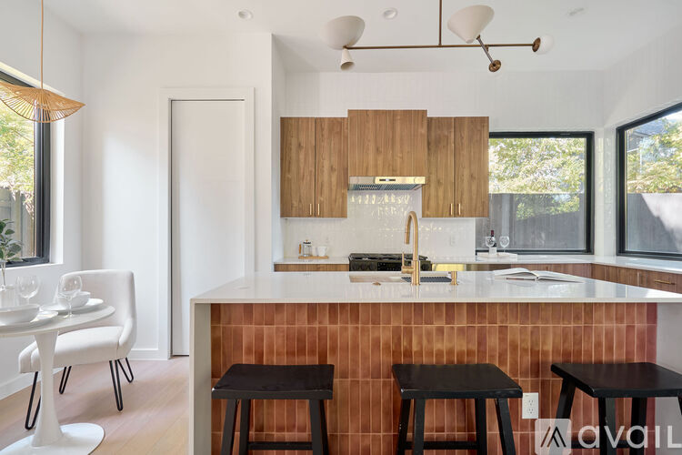 2816 Garwood St Unit 2 3 Beds Single Family Home for Rent - Photo gallery 1
