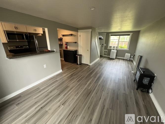 610 West 4th Street 2 Beds Apartment for Rent - Photo gallery 1