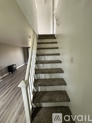 610 West 4th Street 2 Beds Apartment for Rent - Photo gallery 2