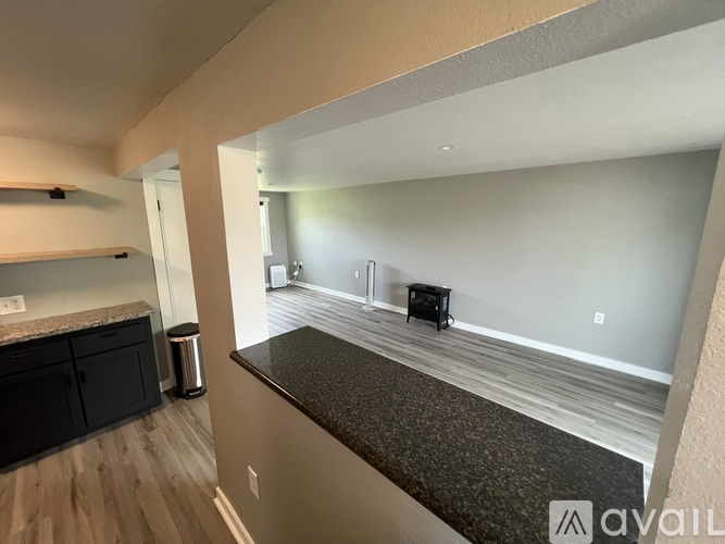 610 West 4th Street 2 Beds Apartment for Rent - Photo gallery 5