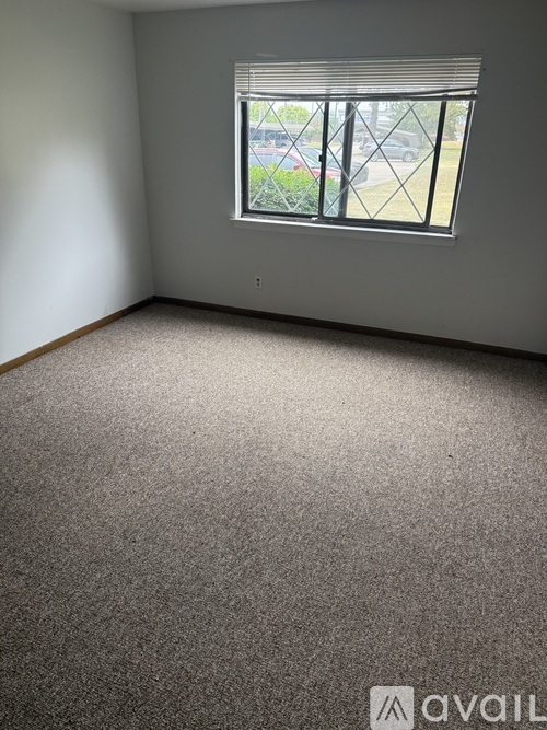 266 East Thirteen Mile Road 1 Apartment for Rent - Photo gallery 2