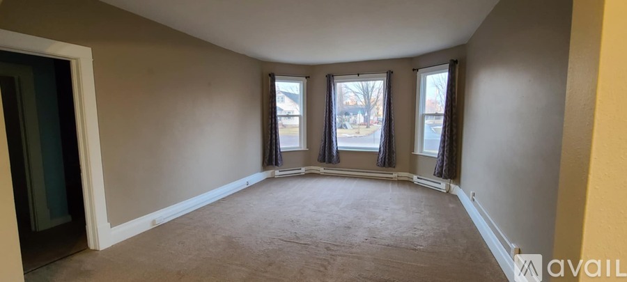 120 West Douglas Street 2 Beds Apartment for Rent - Photo gallery 1