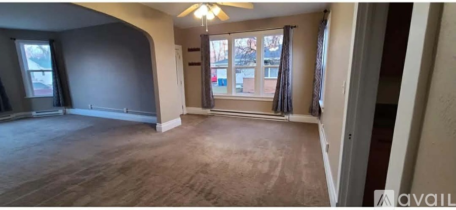 120 West Douglas Street 2 Beds Apartment for Rent - Photo gallery 2