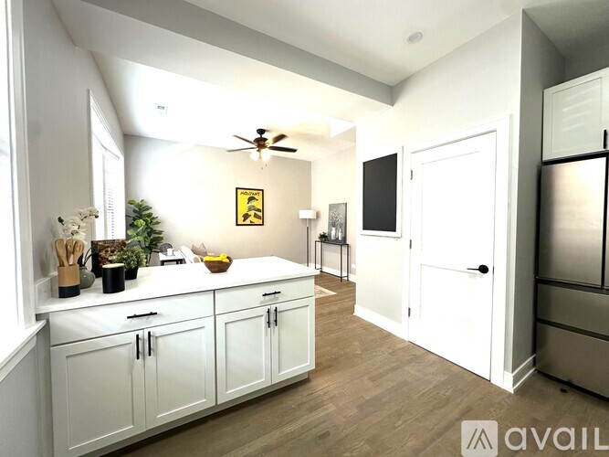 3834 N Wilton Ave 2 Beds Apartment for Rent - Photo gallery 2