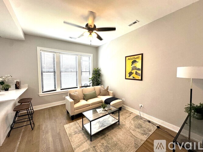 3834 N Wilton Ave 1 Apartment for Rent - Photo gallery 3
