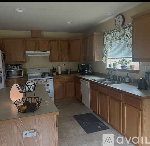 1199 Northwest Redwing Drive 4 Beds Single Family Home for Rent - Photo gallery 1