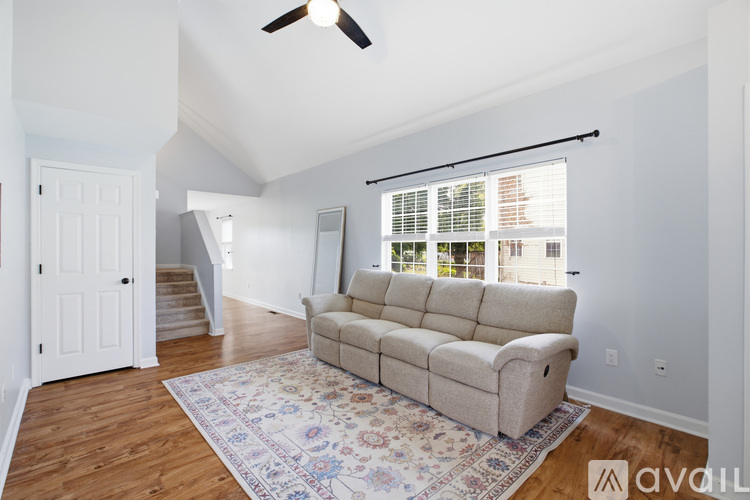 16 Wingate North Court 3 Beds Single Family Home for Rent - Photo gallery 3