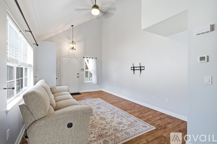 16 Wingate North Court 3 Beds Single Family Home for Rent - Photo gallery 5