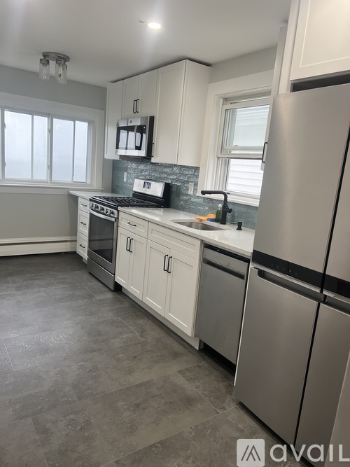 190 Bellingham Ave 1 Single Family Home for Rent - Photo gallery 2
