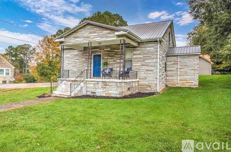 912 North Price Street 3 Beds Single Family Home for Rent - Photo gallery 1