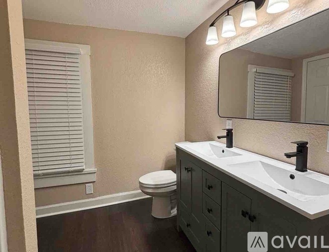 912 North Price Street 3 Beds Single Family Home for Rent - Photo gallery 4