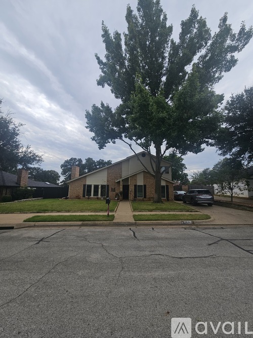 2020 Oakmeadow St 1 Apartment for Rent - Photo gallery 1