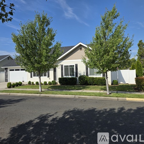 918 Southwest Blackberry Lane 3 Beds Single Family Home for Rent - Photo gallery 1
