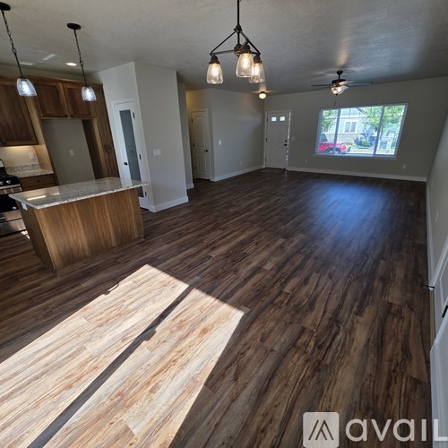 918 Southwest Blackberry Lane 3 Beds Single Family Home for Rent - Photo gallery 5