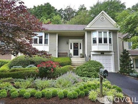 11 Watch Hill Pl 4 Beds Apartment for Rent
