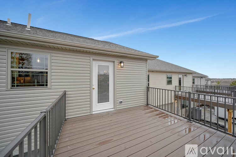 8195 Regent Dr 3 Beds Single Family Home for Rent - Photo gallery 4