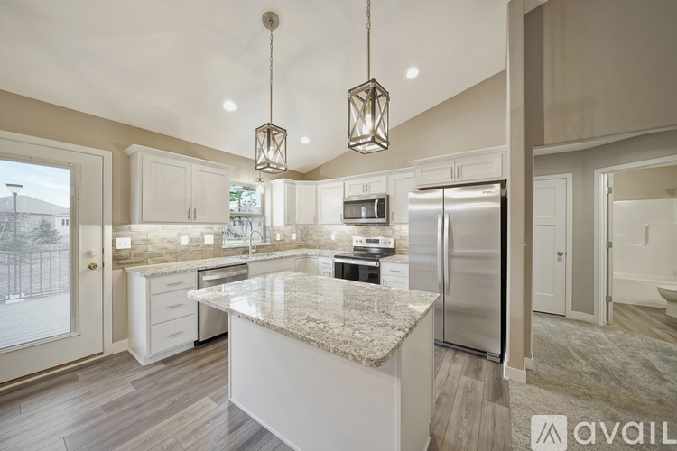 8195 Regent Dr 3 Beds Single Family Home for Rent - Photo gallery 5