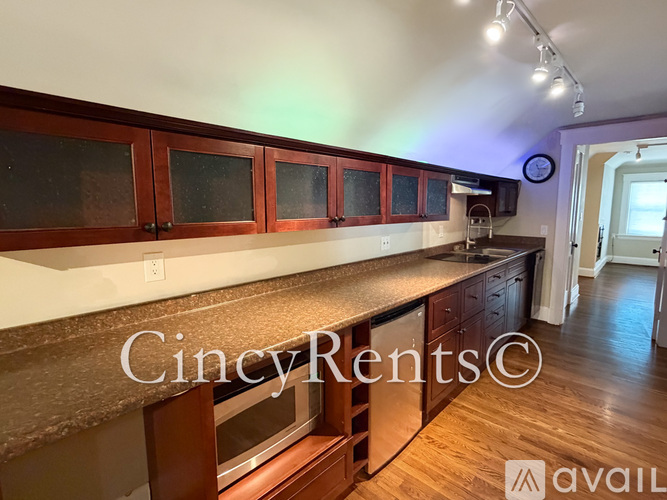 2852 Observatory Ave 1 Apartment for Rent - Photo gallery 4