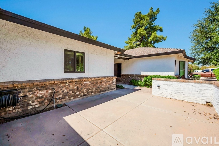 227 West Caroline Lane 4 Beds Single Family Home for Rent - Photo gallery 3