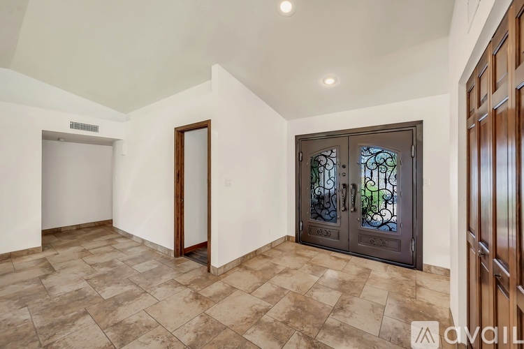 227 West Caroline Lane 4 Beds Single Family Home for Rent - Photo gallery 5