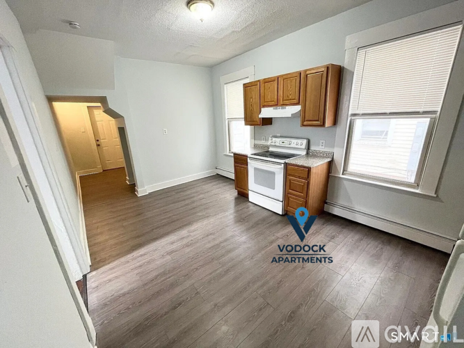 39 Shepard St 2 Beds Apartment for Rent - Photo gallery 1