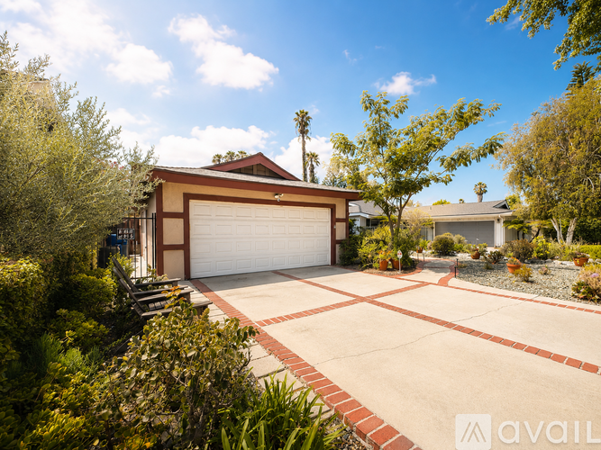 13140 Morrison Street 4 Beds Single Family Home for Rent - Photo gallery 1