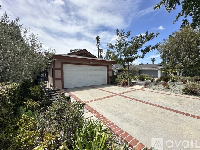 13140 Morrison Street 4 Beds Single Family Home for Rent - Photo gallery 2