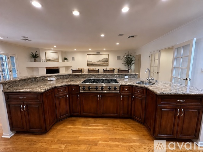 13140 Morrison Street 4 Beds Single Family Home for Rent - Photo gallery 5