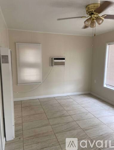 505 N Valencia Blvd 1 Single Family Home for Rent - Photo gallery 2