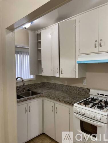 505 N Valencia Blvd 1 Single Family Home for Rent - Photo gallery 4