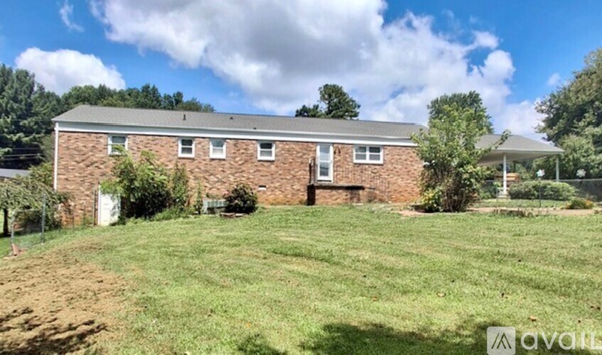 1711 McClellan Dr 3 Beds Single Family Home for Rent - Photo gallery 2