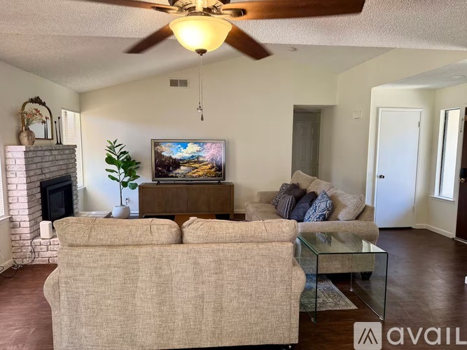 4031 West San Bruno Avenue 3 Beds Single Family Home for Rent - Photo gallery 2