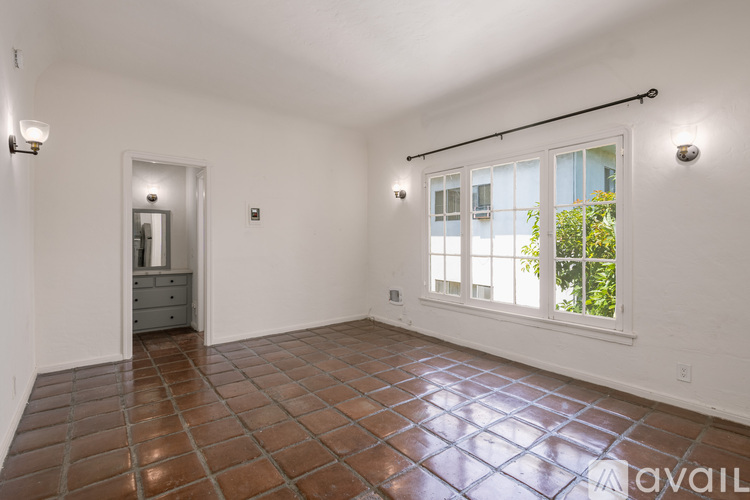 1848 N Mariposa Ave Studio Apartment for Rent - Photo gallery 3