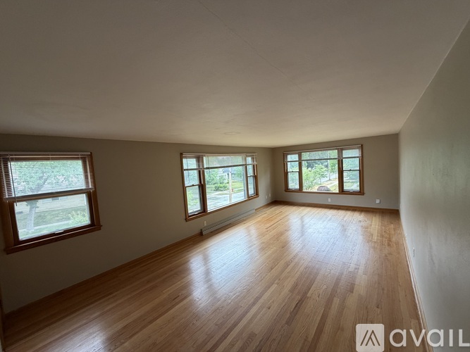 7009 West Lloyd Street 3 Beds Townhouse for Rent - Photo gallery 2