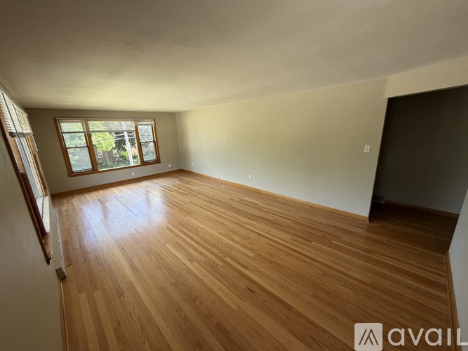 7009 West Lloyd Street 3 Beds Townhouse for Rent - Photo gallery 3