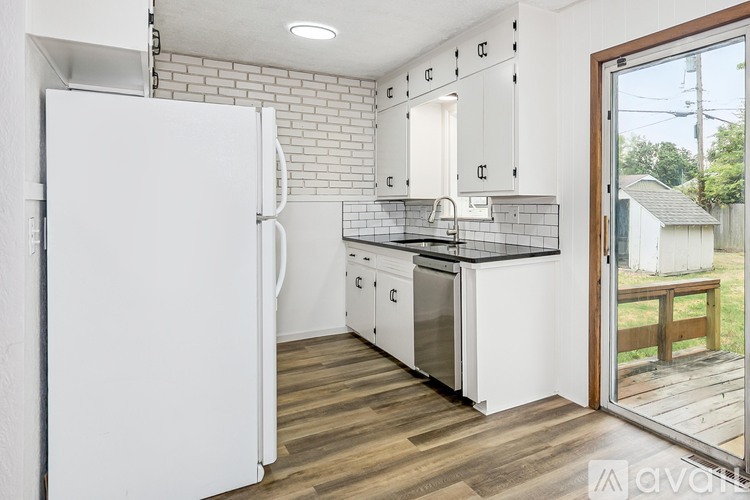 2321 W Lydia St 3 Beds Single Family Home for Rent - Photo gallery 4