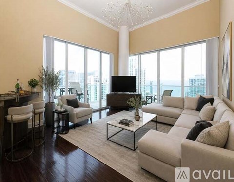 1250 S Miami Ave 3 Beds Apartment for Rent