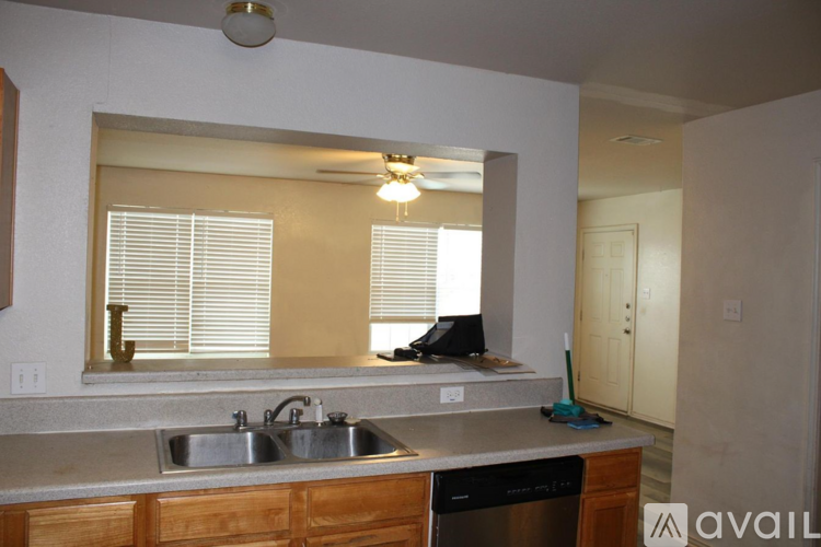 415 E 4th Ave 2 Beds Apartment for Rent - Photo gallery 3