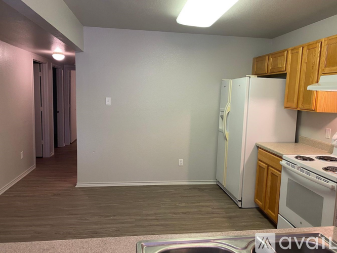 415 E 4th Ave 3 Beds Apartment for Rent - Photo gallery 4