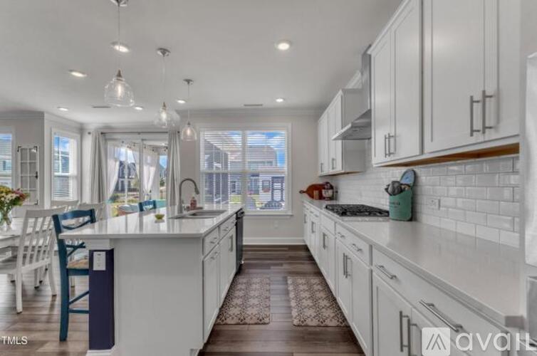 1526 Cloverfield Court 5 Beds Single Family Home for Rent - Photo gallery 5