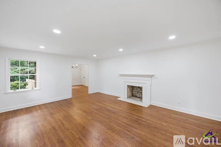 1320 Briarcliff Rd 3 Beds Single Family Home for Rent - Photo gallery 4